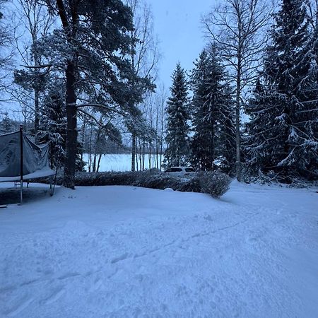 Mysig Stuga I Naevesta Örebro Exterior foto