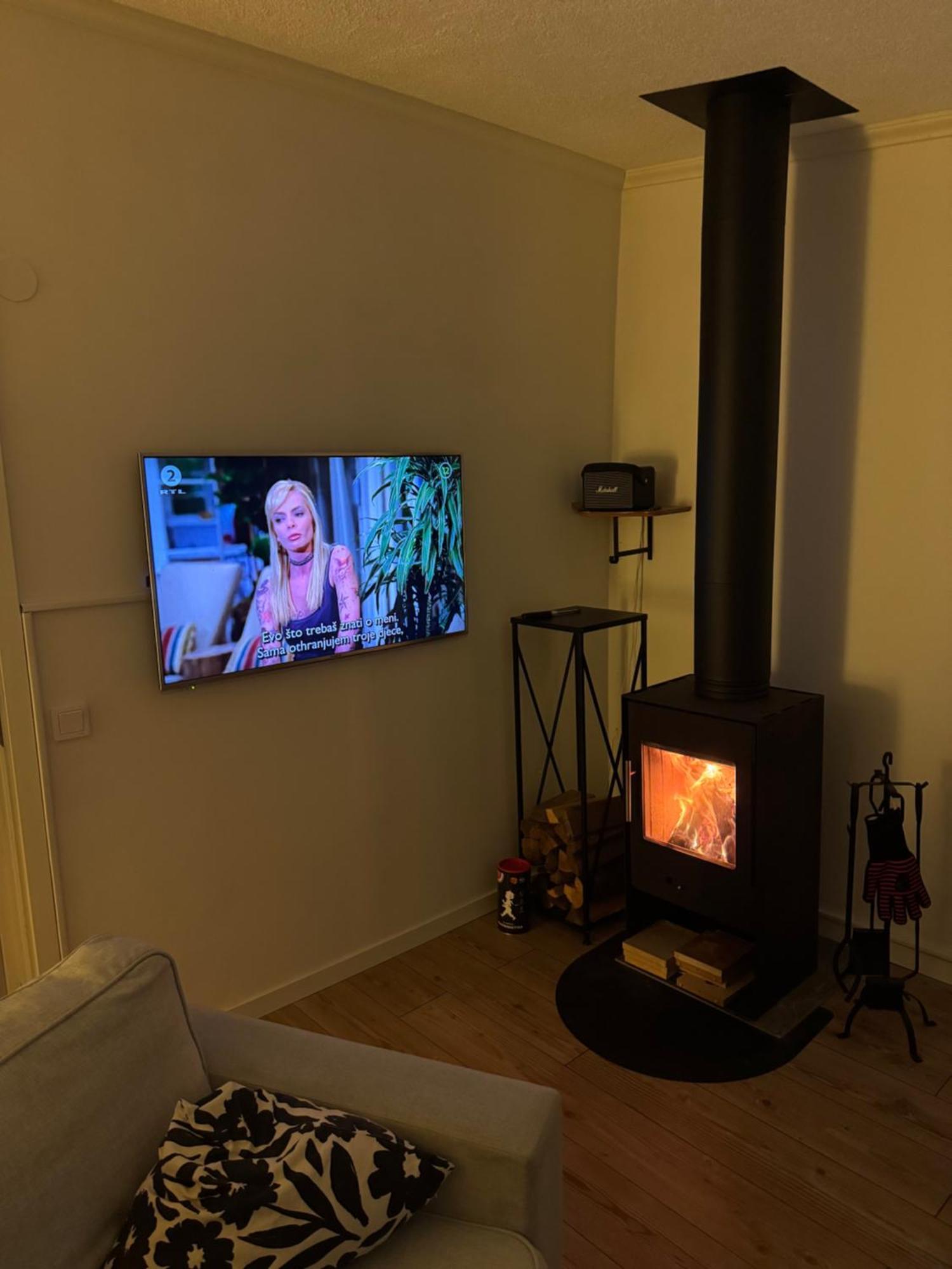 Mysig Stuga I Naevesta Örebro Exterior foto